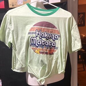 17c# Disney juniors Light Green Hakuna Matata Crop tee NWOT W sz juniors M 7-8